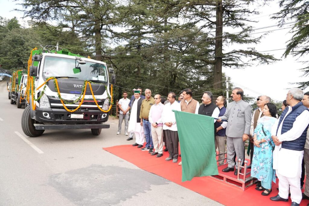 Chief Minister gave four garbage compactors to Municipal Corporation Shimla on Gandhi Jayanti